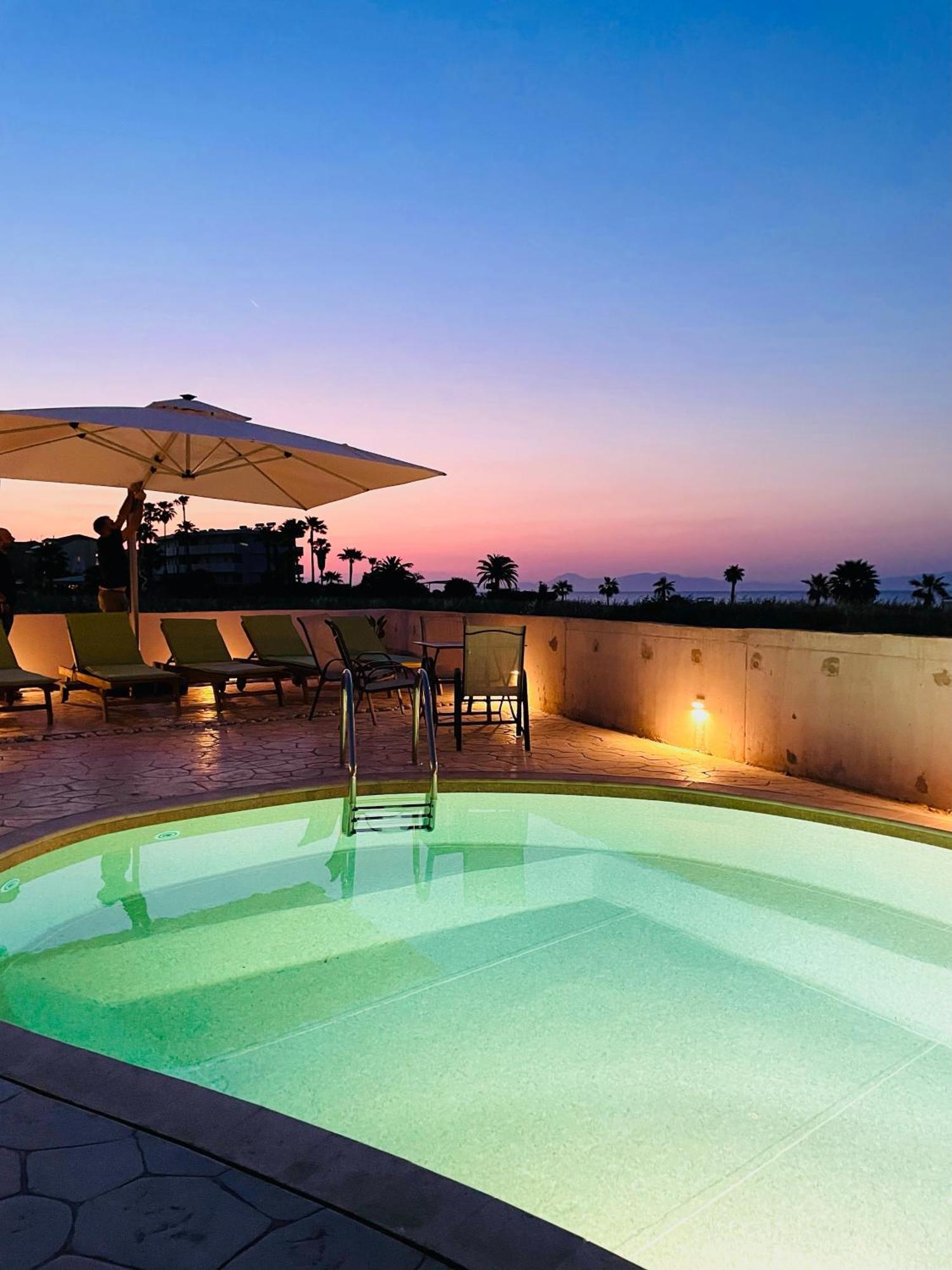 White&Blue Luxury Suites Ialysos  Exterior foto